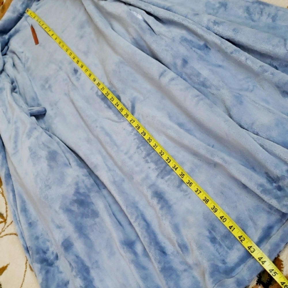 Casa Zeta-Jones Womens reversible blue/blue white floral rosette robe, Size S - Picture 11 of 16